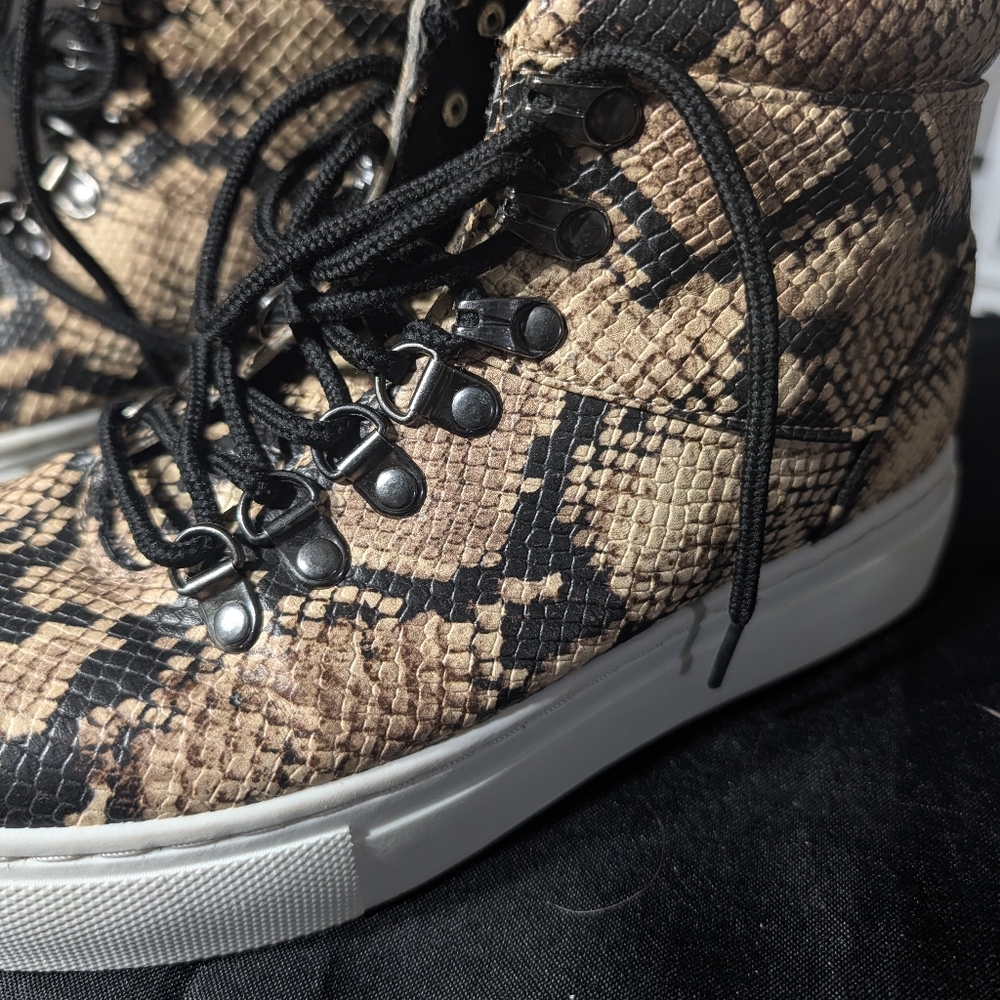 Qupid women's high-top platform sneakers, tan and black Snakeskin Size 8 Women - Picture 2 of 7